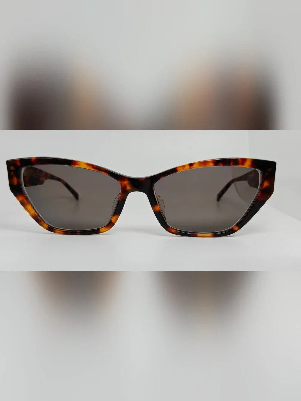 Hera. Tortoiseshell Cat Eye. Details Chrome Diamonds.